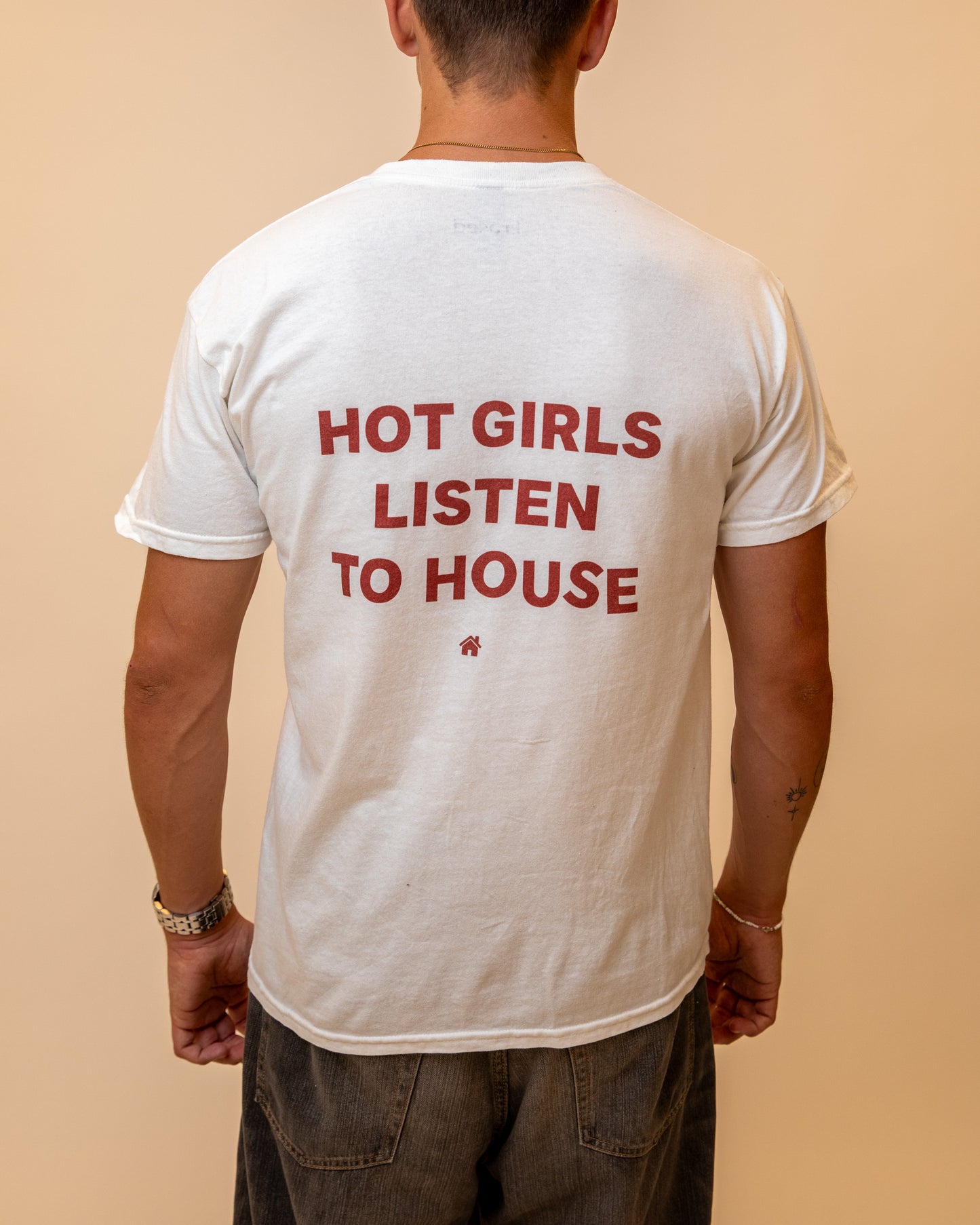 HOT GIRLS LISTEN TO HOUSE