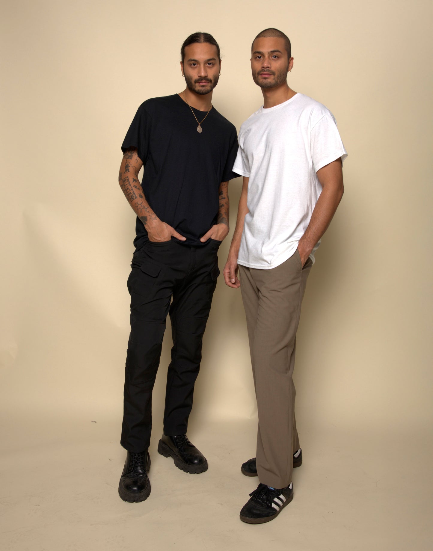 Frased t-shirt white and black. By FRASED. Unisex heavy cotton tee with a crew neckline and graphic screen print, made from 100% cotton, featuring a classic fit and tear-away label for comfort.
Bruce Buasri and Sam Buasri